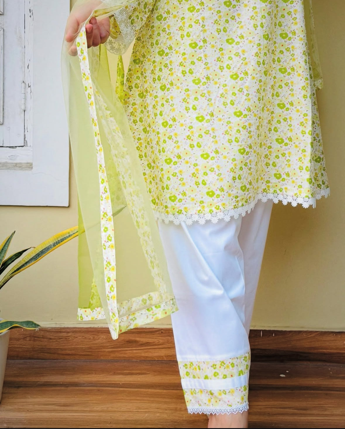 3 Pcs (Lawn)
