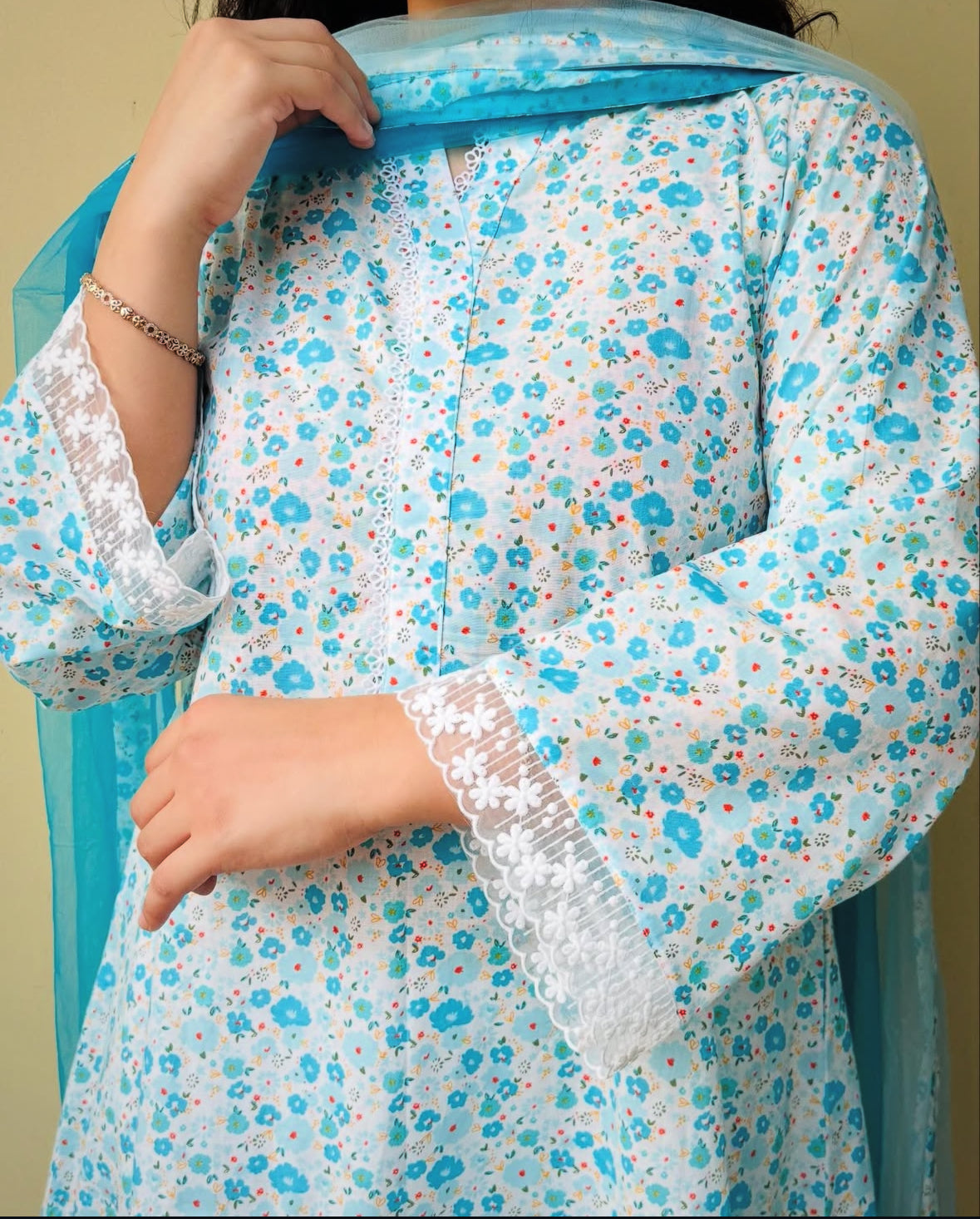 3 Pcs (Lawn)